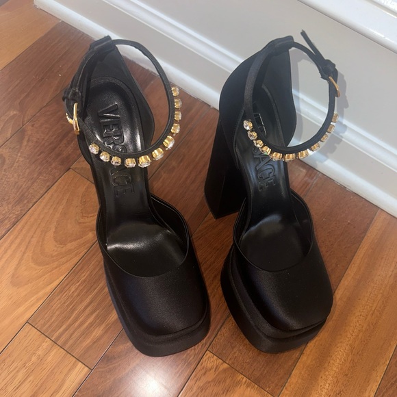 Versace medusa satin platform pumps BRAND NEW - Picture 4 of 6